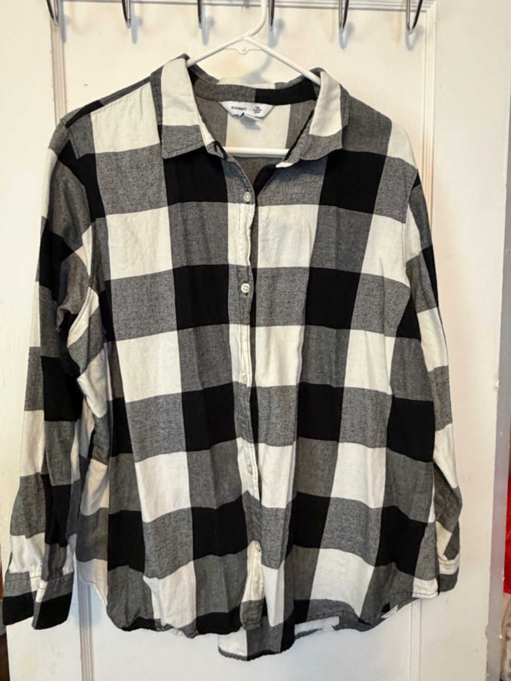 Old Navy Black & White Buffalo Check Women's Button-Down Shirt